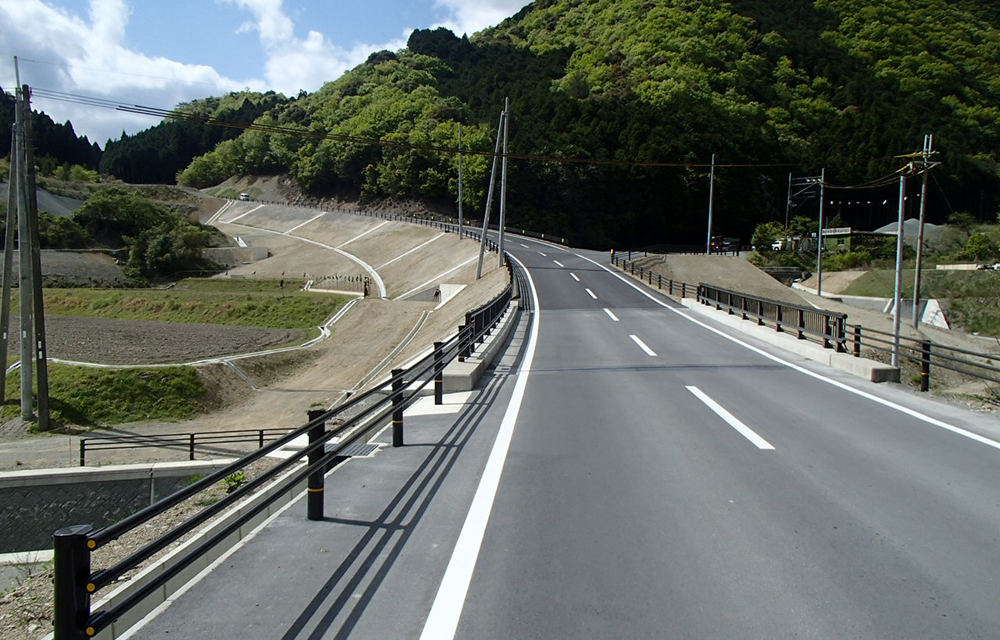宍粟香寺線道路改良工事